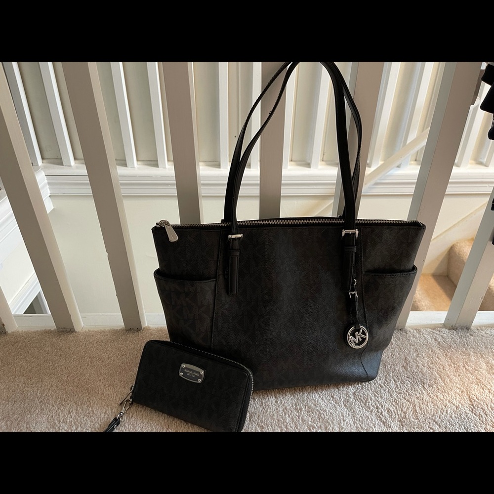 Black Michael kors handbag